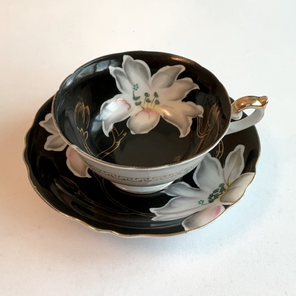 Chugai China ~ Lilies Tea Cup
